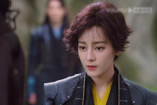 Tạo hình của Địch Lệ Nhiệt Ba trong phim mới bị chê xấu