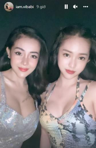 Ngân 98 lần đầu đọ ngực khủng cùng Thúy Vi, visual na ná nhau?-3