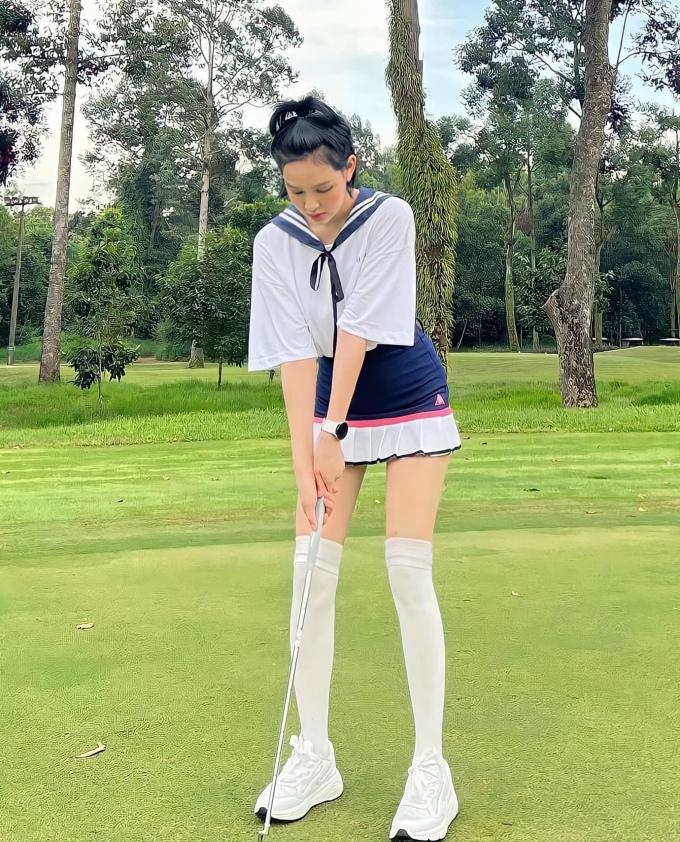 Ngoài đầu tư đồ hiệu chơi golf, Hiền Hồ còn sắm cả bóng xa xỉ-4