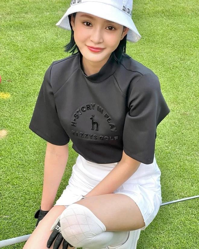 Ngoài đầu tư đồ hiệu chơi golf, Hiền Hồ còn sắm cả bóng xa xỉ-9