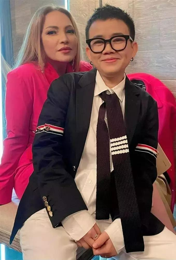 Phương Uyên mừng sinh nhật Thanh Hà, khẳng định chủ quyền-1