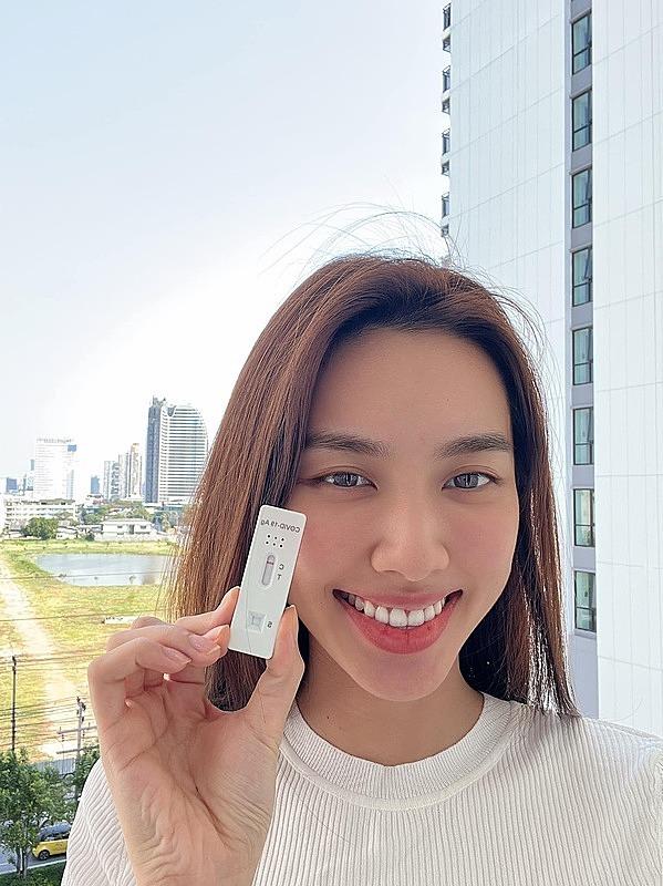 Tái xuất sau khi mắc Covid-19, Miss Grand Thùy Tiên bị lệch ngực?-1