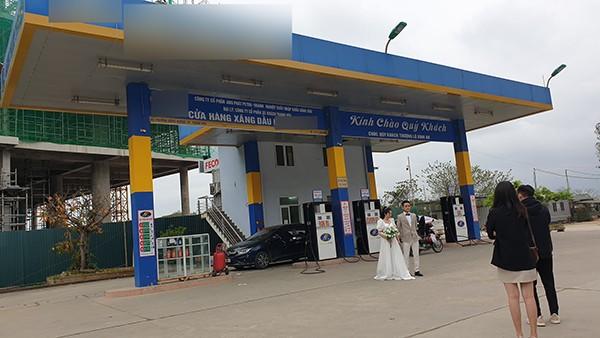 The wedding photos at the gas station of the Thanh Hoa couple are full of wealth-2