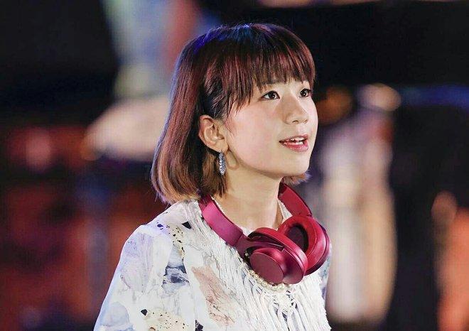 Nữ ca sĩ dừng hoạt động vì mất khả năng nghe-1