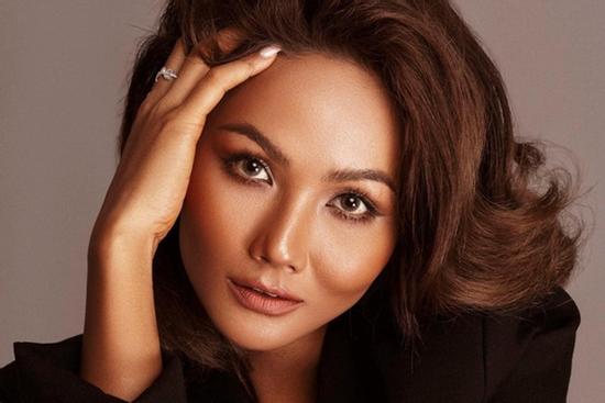 H'Hen Niê quay lại với bạn trai cũ, tiết lộ vì sao chia tay rồi tái hợp