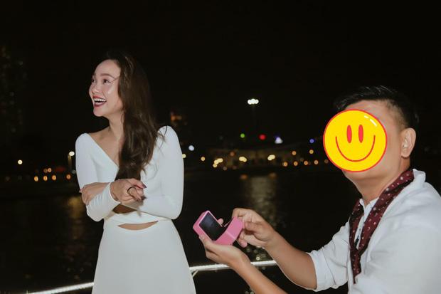 The sister-in-law revealed that Minh Hang was proposed to: the diamond ring box was empty-2