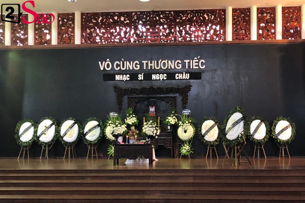 Khánh Linh òa khóc nức nở tại tang lễ nhạc sĩ Ngọc Châu-4