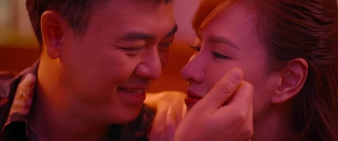 Cảnh nóng khiến ông xã cựu MC thời tiết muốn đập màn hình-2