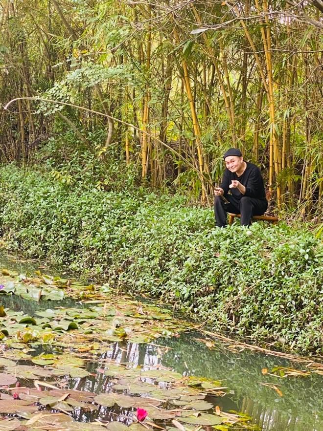 Vua hài đất Bắc về quê mò cua bắt cá, đi câu lươn-4