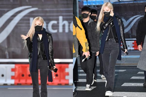 Rosé turned the airport into a catwalk after recovering from COVID-19