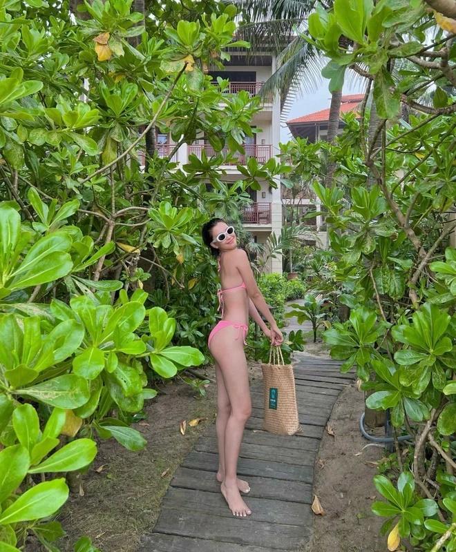 Tieu Vy in a tiny bikini shows off her sharper curves than Ngoc Trinh-5