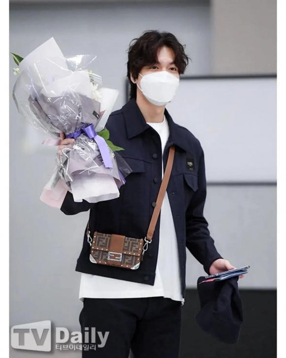 Set đồ trăm triệu không cứu nổi diện mạo xuống cấp của Lee Min Ho-2