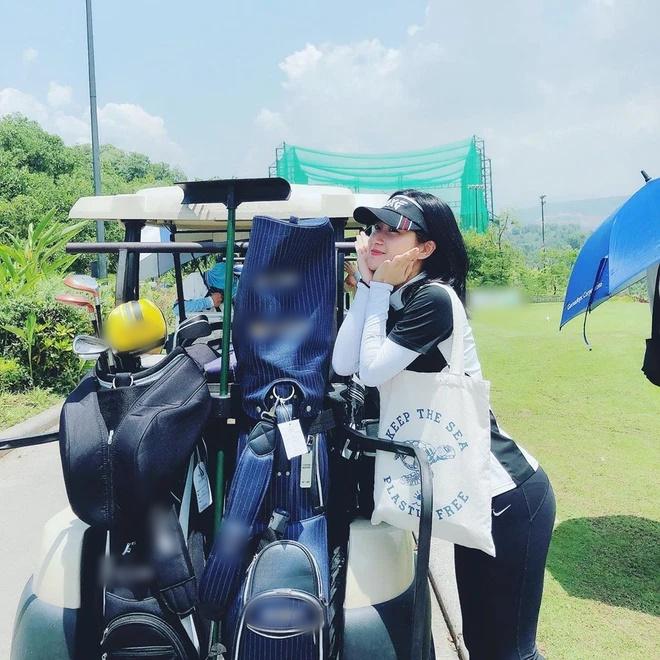 The series of popular MCs voiced rumors about going to the golf course to hunt giants-6