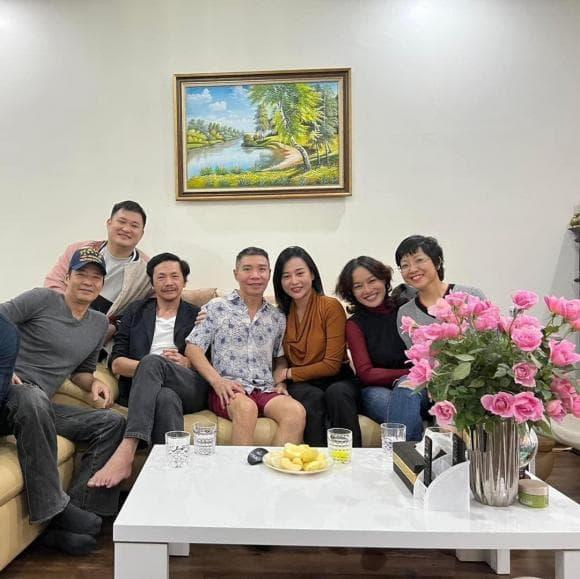 Phương Oanh thú nhận cân nặng thật sau khi lộ cằm nọng, bụng to-3