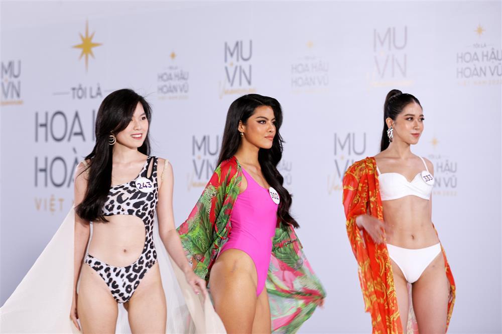 Thí sinh Miss Universe Vietnam thi bikini: Lính mới có lép vế celeb?-21
