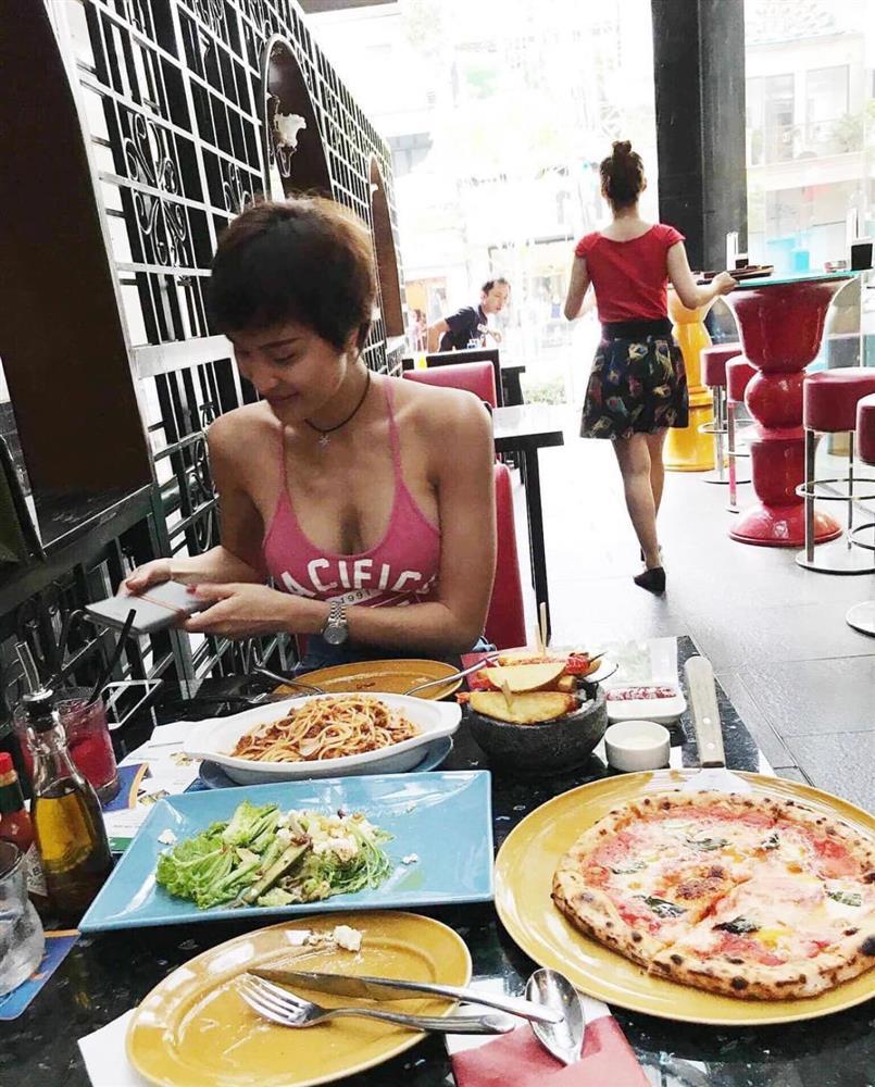 Diễn viên Thanh Trúc giống bà xã Huy Khánh như lột-8