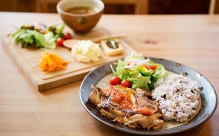 Chế độ ăn giúp dân hòn đảo ở Nhật có tuổi thọ cao nhất thế giới-3