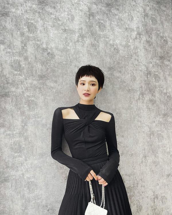 Chiếc áo Hiền Hồ, Hải Tú, Quỳnh Thư cùng mặc có gì mà hot thế?-1