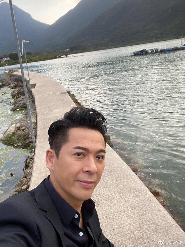 Nhan sắc 57 tuổi mà ngỡ 27 của sao nam đình đám, nhìn như tổng tài ngôn tình-2