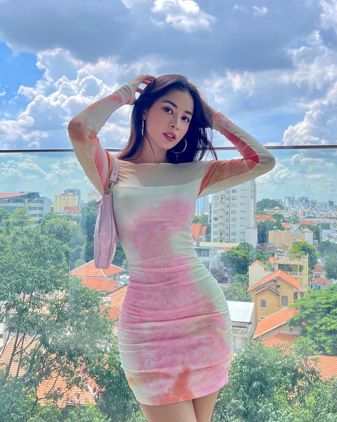 Dân tình đào clip Chi Pu khoe body tưng tưng khi tập đánh golf-3