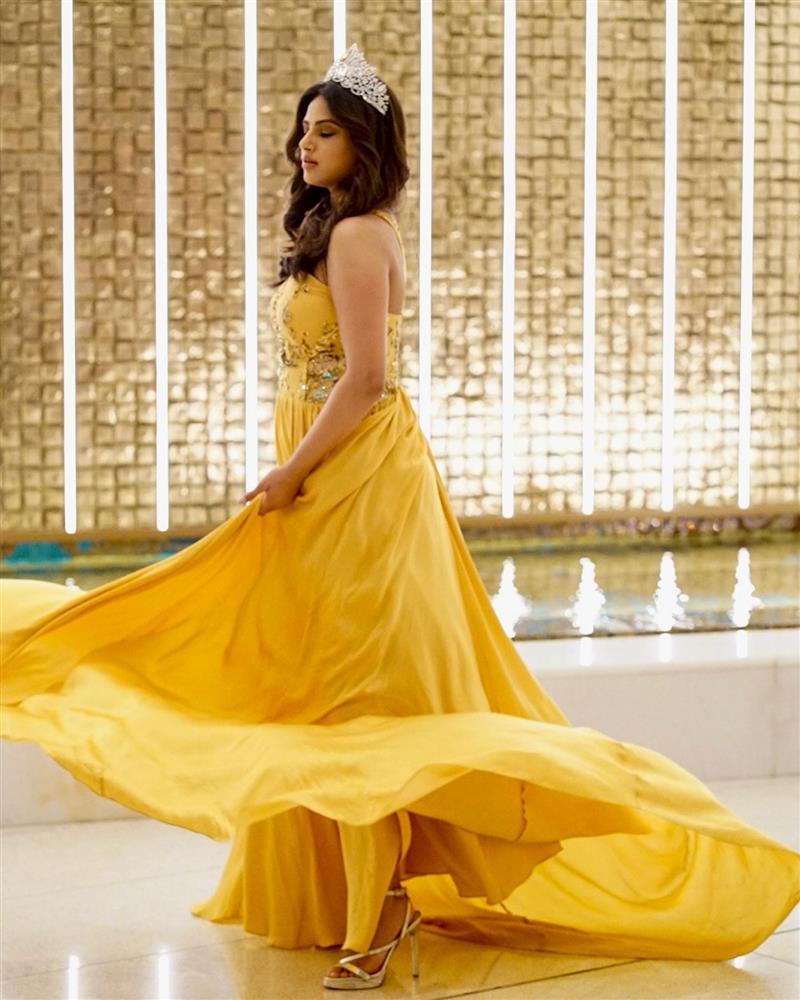 Miss Universe 2021 tròn lẳn như khúc giò-4