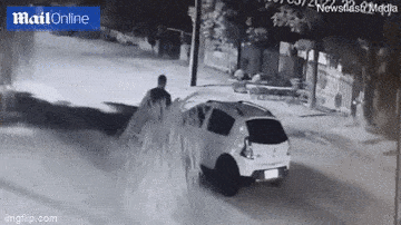 Chồng bắt quả tang vợ khỏa thân, mây mưa với trai lạ trong ô tô-1