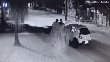 Chồng bắt quả tang vợ khỏa thân, mây mưa với trai lạ trong ô tô-3