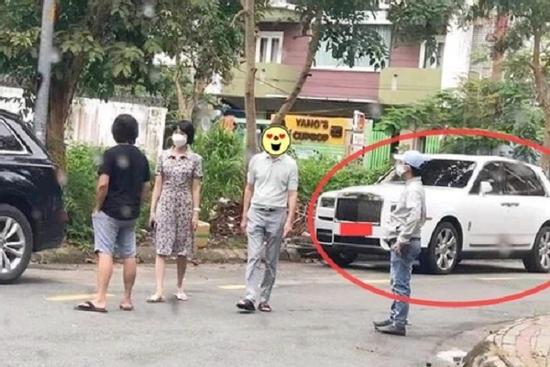 Lộ ảnh Hiền Hồ và đại gia U60 đi xem biệt thự?