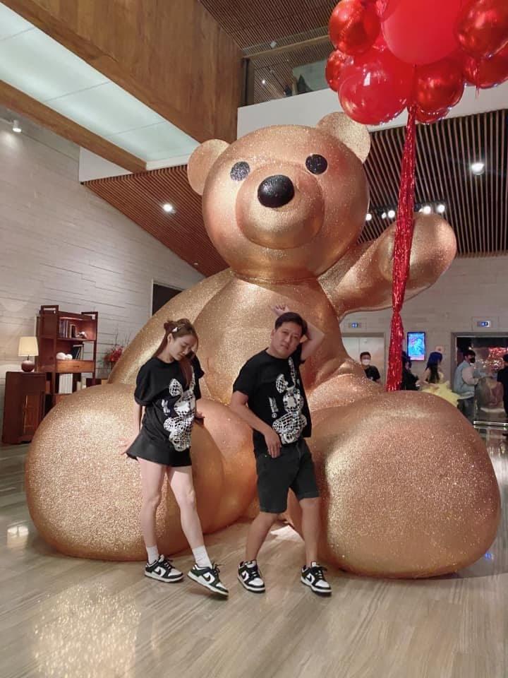 Nhã Phương - Trường Giang trốn con diện đồ đôi như vợ chồng son-1