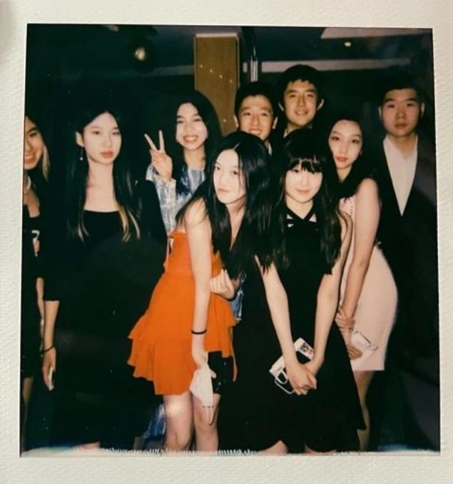 Con gái Vương Phi ngày càng sexy, có chi tiết y hệt mẹ-5