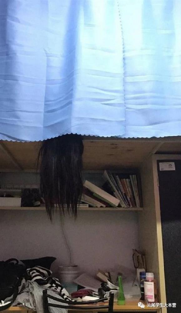 Cảnh tượng đáng sợ hơn phim kinh dị xuất hiện ở ký túc xá nữ-2