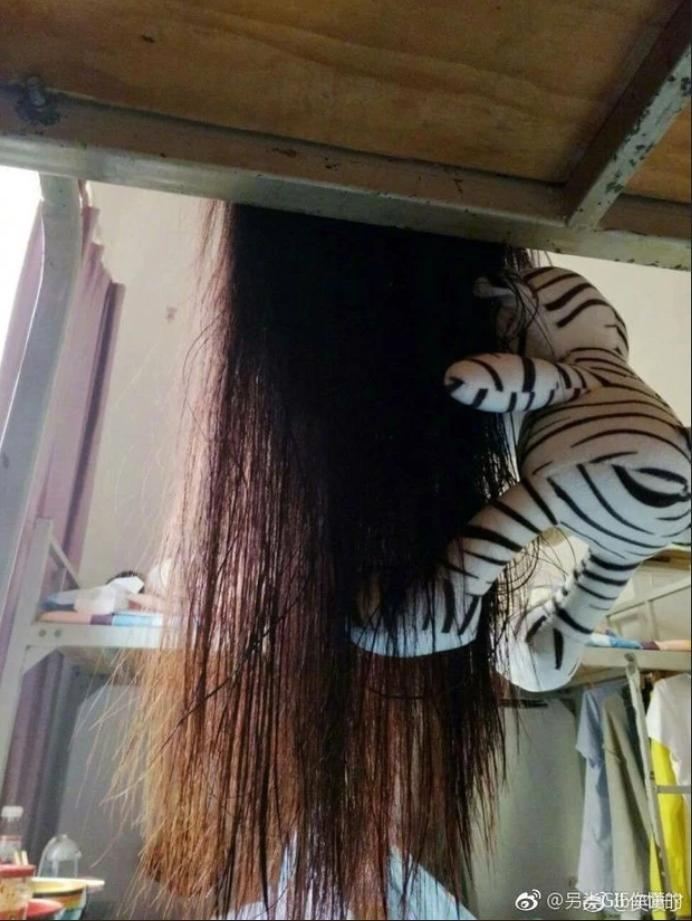 Cảnh tượng đáng sợ hơn phim kinh dị xuất hiện ở ký túc xá nữ-6