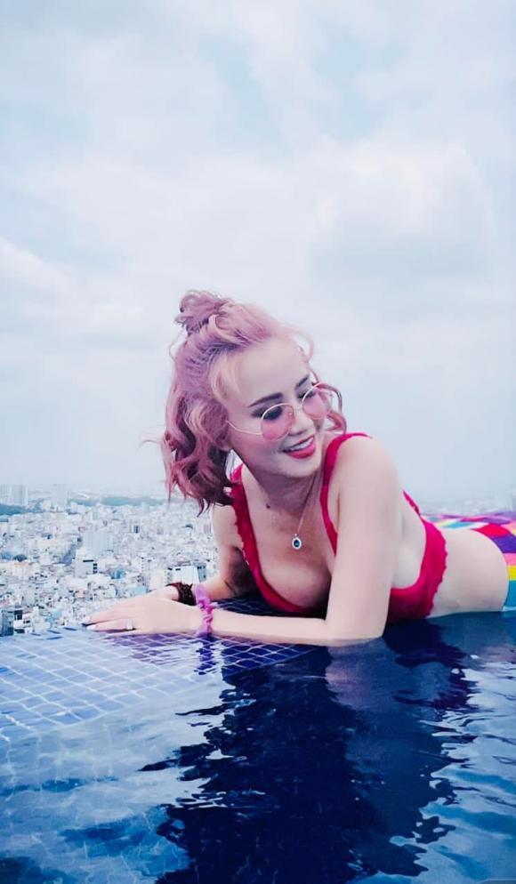 Cô Xuyến Hoàng Yến diện bikini photoshop eo ảo lòi-3
