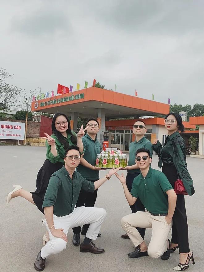 Cô dâu Bắc Giang được bạn tặng 10 lít xăng trong ngày cưới-5