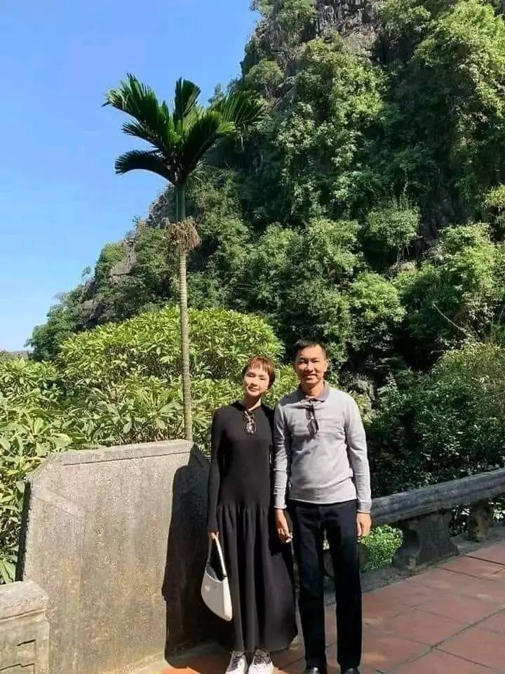 Revealing a clip of Hien Ho and the giant Ho Nhan going to a wedding in 2020-12