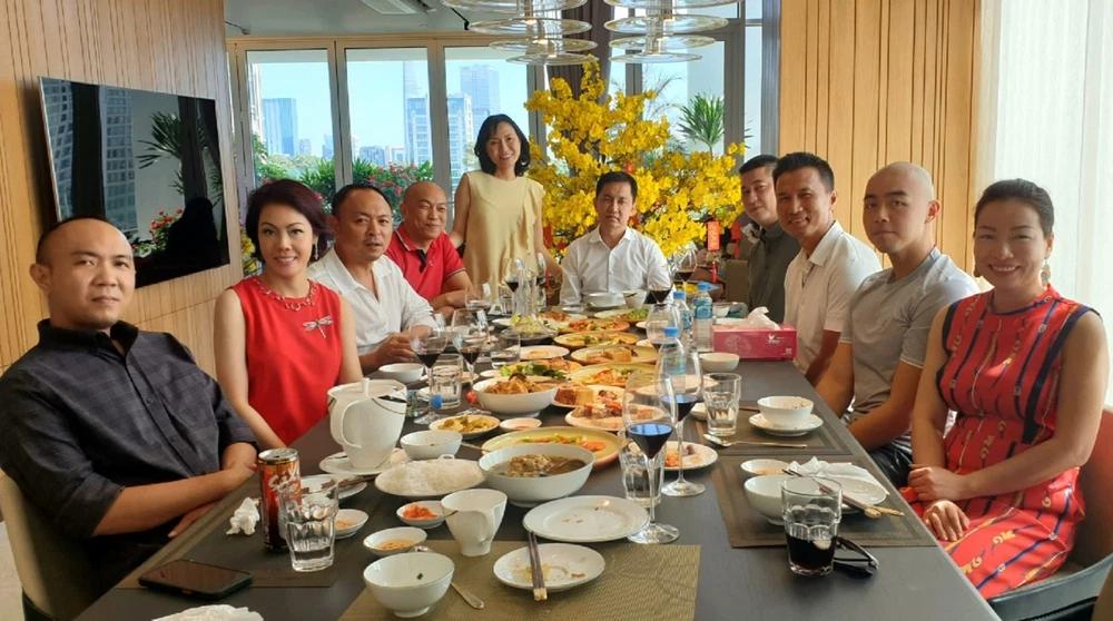 Gia phong mẹ vợ CEO Hồ Nhân: Cấm con trai đi qua đêm để vợ buồn-2