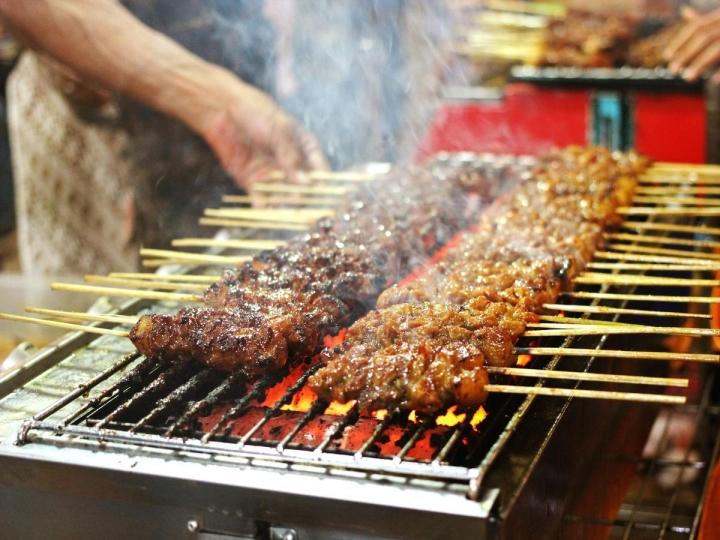 Chuồn chuồn rán giòn, tiết canh rắn và nhiều món Indonesia độc lạ-4