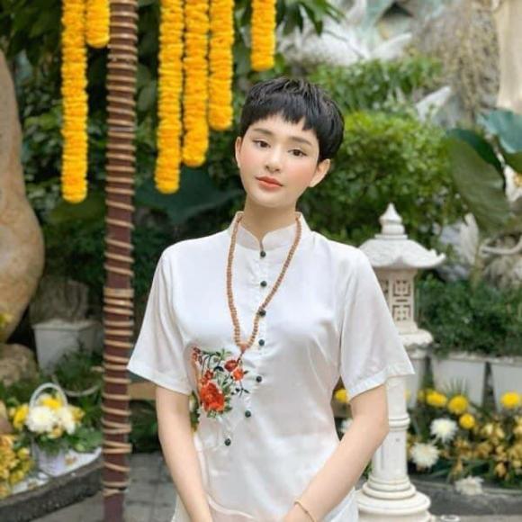 Dân mạng đua nhau săn đồ lam đi chùa cầu duyên giống Hiền Hồ-4