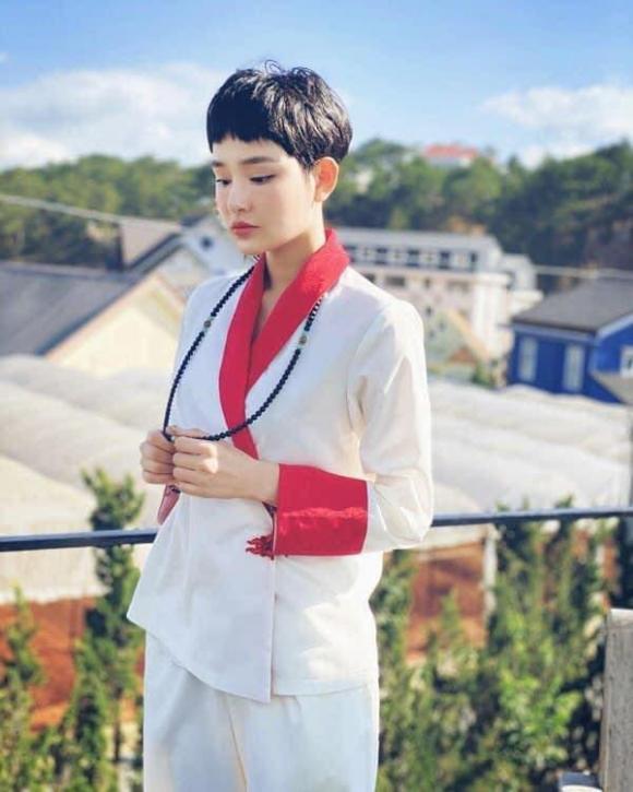 Dân mạng đua nhau săn đồ lam đi chùa cầu duyên giống Hiền Hồ-5