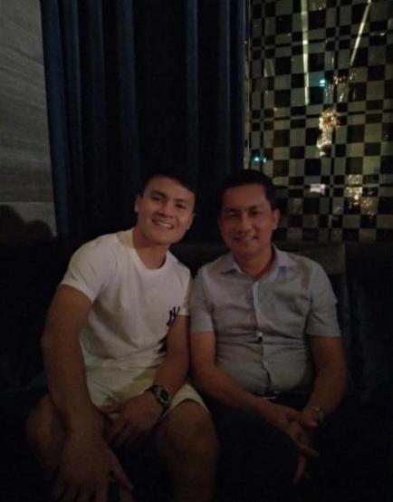 Anh nương tựa U60 hack tuổi thế nào để xứng đôi với Hiền Hồ kém 31 tuổi?-9