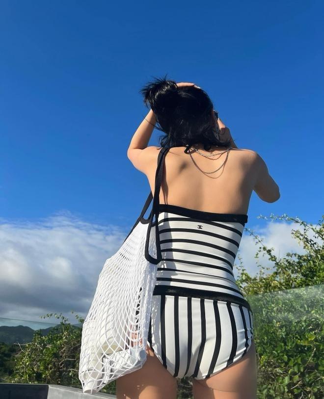 Hiền Hồ hễ đi nương tựa ở resort 6 sao là khoe thân miết-6