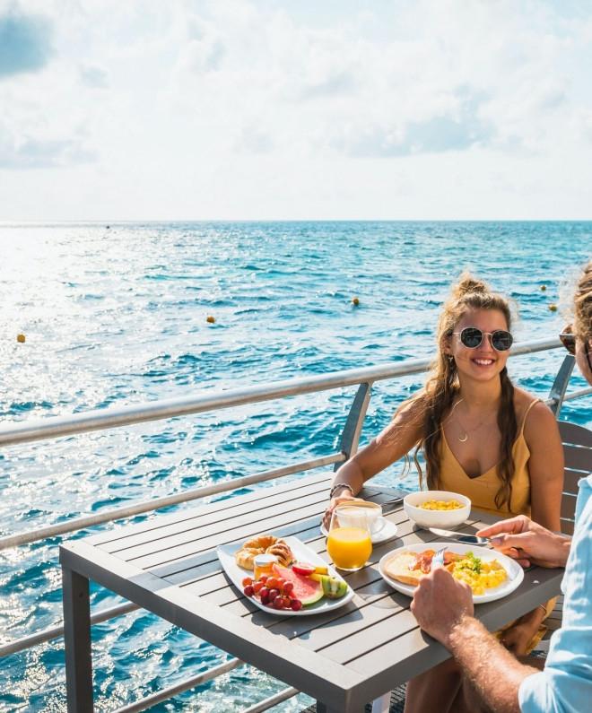 Khách sạn dưới nước cho phép ngắm san hô vĩ đại nhất thế giới-6