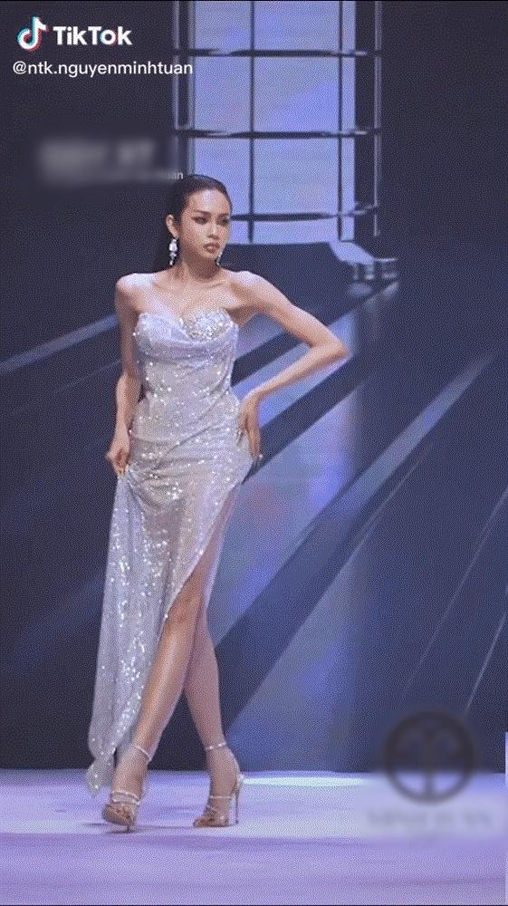NTK lên tiếng việc á hậu chuyển giới Lương Mỹ Kỳ catwalk lố-1