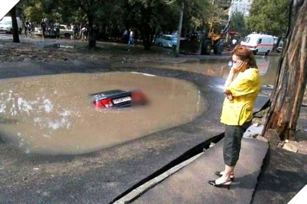 Những tai nạn xe hơi hài hước chỉ có thể là hội biết lái xe gây ra-9