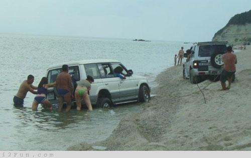 Những tai nạn xe hơi hài hước chỉ có thể là hội biết lái xe gây ra-11