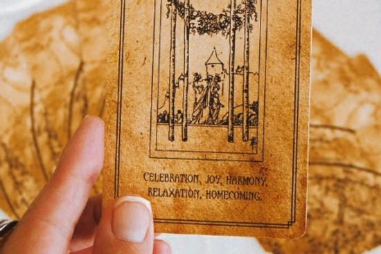 Bói bài Tarot Chủ nhật ngày 3/4/2022: Có duyên kinh doanh