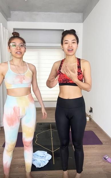 Phuong Trinh Jolie livestream practicing yoga tights with triangle honey-2