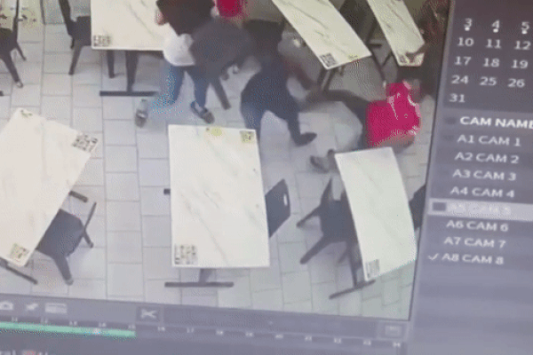 Clip: Mâu thuẫn yêu đương, thanh niên đánh bạn gái bất tỉnh rồi bỏ đi-1