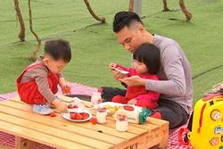 Vợ đi vắng, Khắc Việt chăm 2 nhóc sinh đôi thế nào?