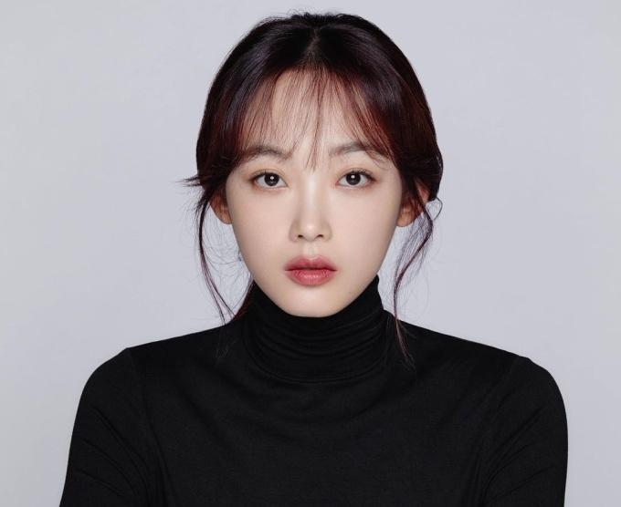 Han So Hee and other Korean actors still working part-time after debut-2